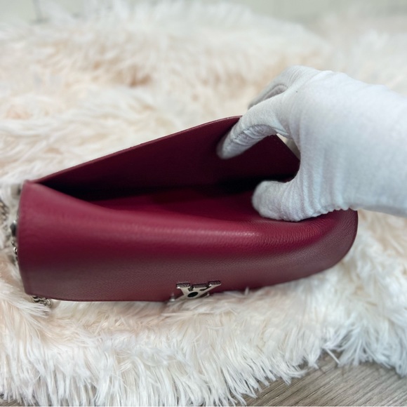 LOUIS VUITTON Calfskin My Lockme Chain Pochette Lie De Vin Etain Creme - Picture 5 of 15